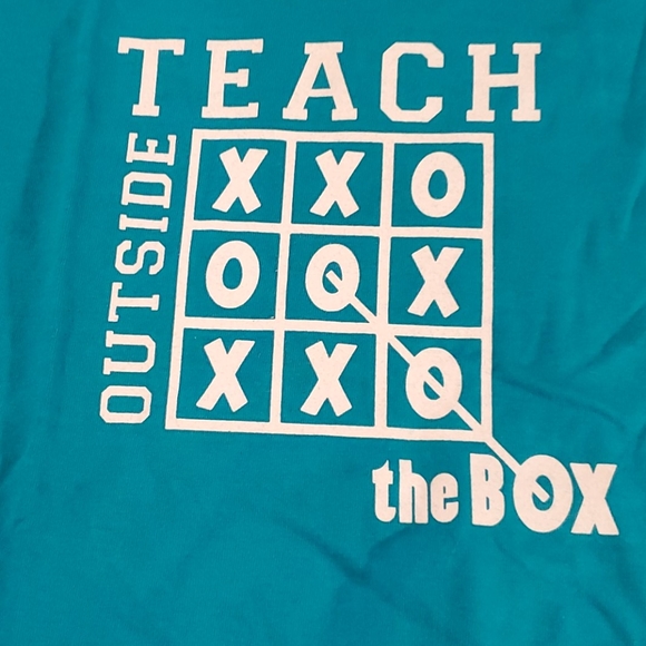 Gildan T-shirt - Picture 2 of 4